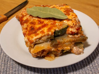 Pedir Musaka a domicilio. Comida casera